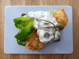 Filetes de lenguado con alcaparras y pepinillos